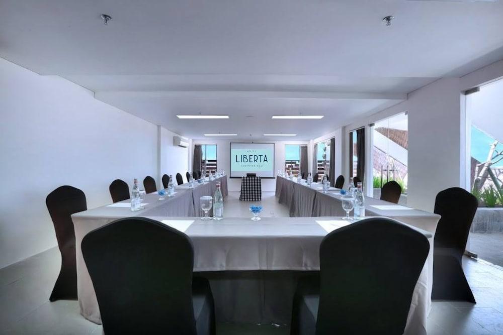 Liberta Seminyak Hotel Exteriör bild
