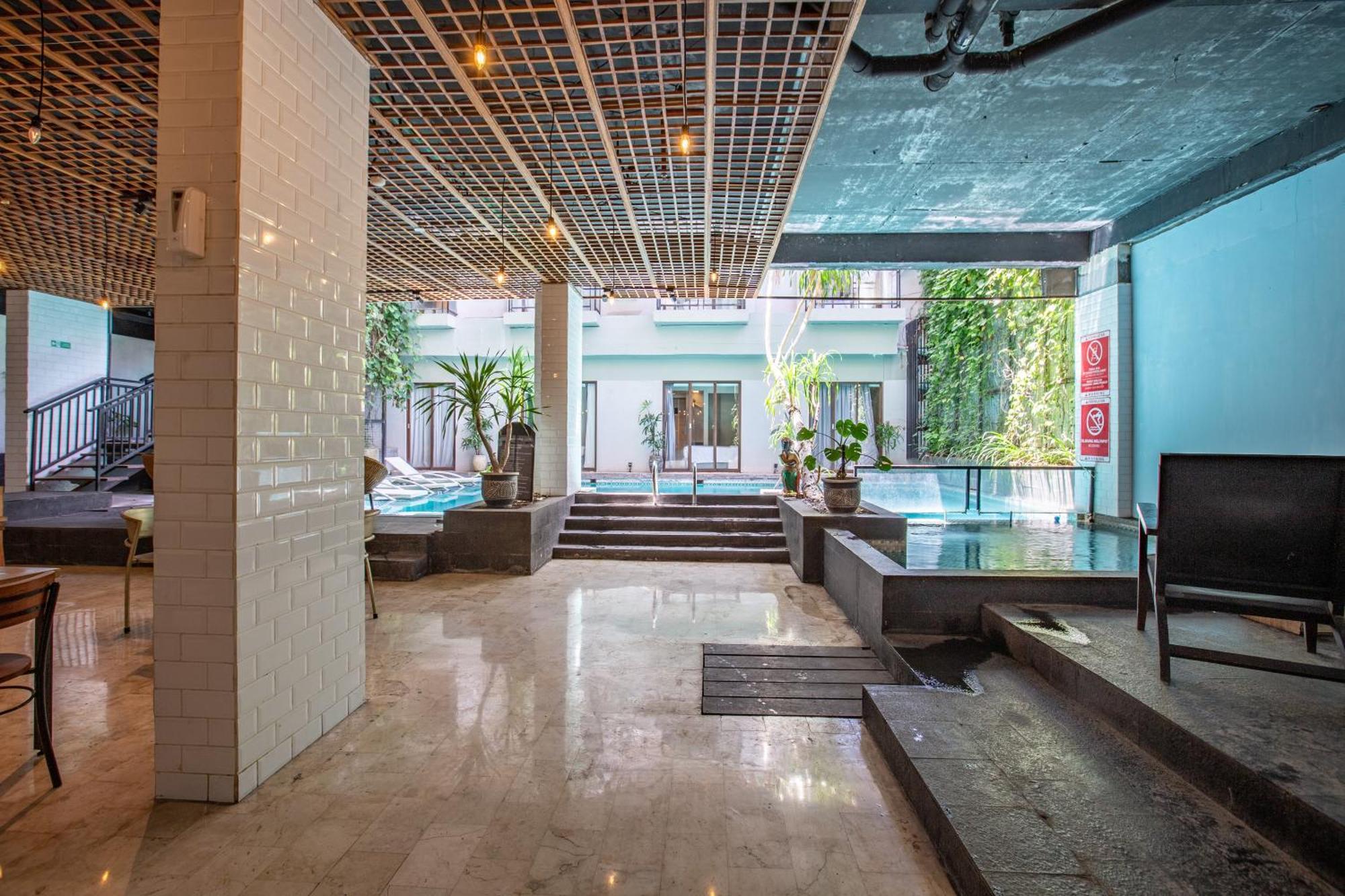 Liberta Seminyak Hotel Exteriör bild